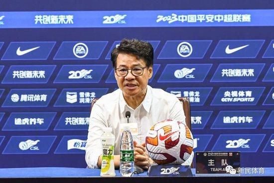 秘书用嘴巴含精大口吞精